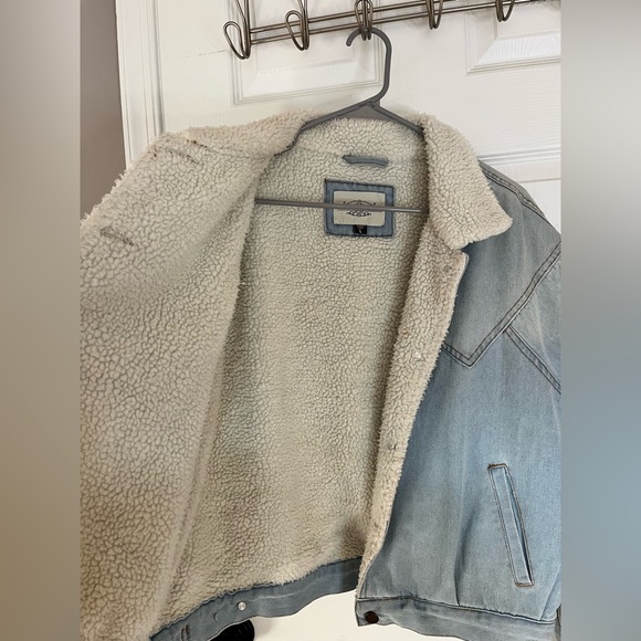 Ashley Vintage Charm Light Blue Sherpa-Lined Denim Bomber Jacket - Size Large - Picture 3 of 7